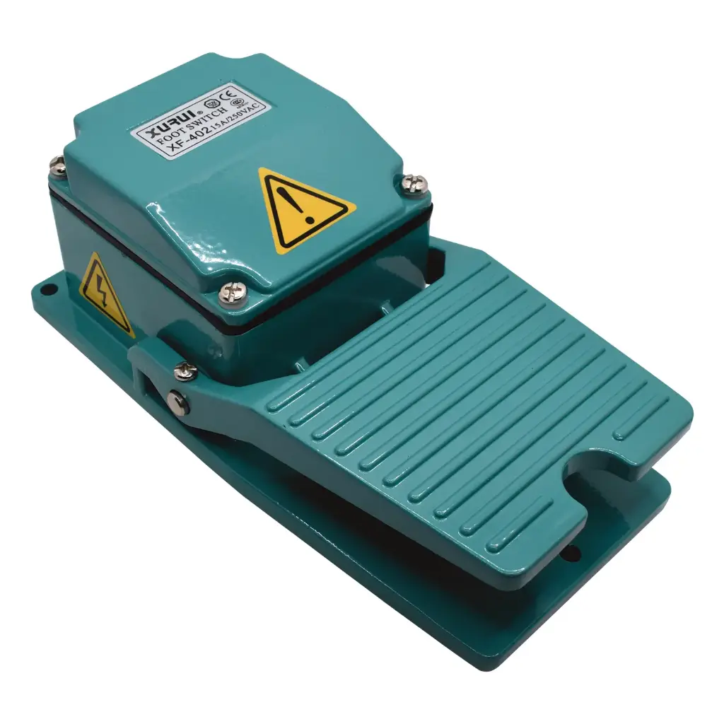 XF-402 — INTERRUPTOR DE PEDAL 10A 220VCA GRANDE CUERPO DE METAL NA