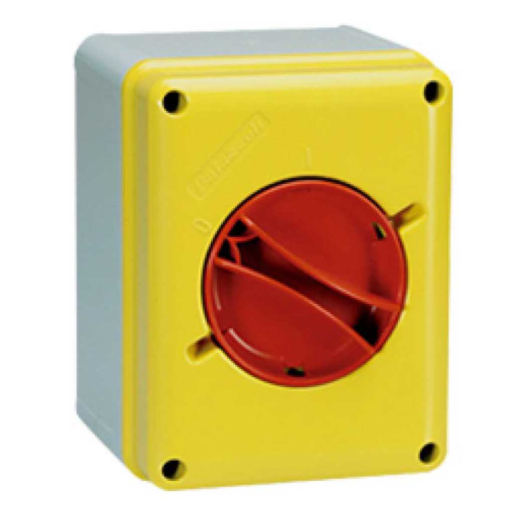 P208323 — INTERRUPTOR DE SEGURIDAD 32A 500V 3 POLOS, POSICIONES ON-OFF, EN CAJA PLASTICA