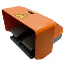 TP-XF-222C — INTERRUPTOR DE PEDAL DOBLE CON PROTECCIÓN CERRADA 10A 220VCA CUERPO DE METAL